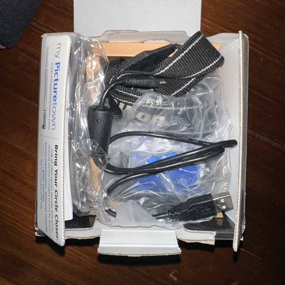 Digital Camera great condition! - Picture 2 of 5